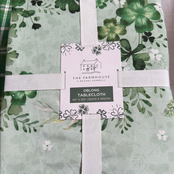 Rachel Ashwell The Farmhouse Other - Green Clover Tablecloth